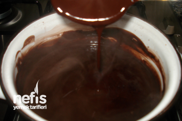 Çikolata Sosu Yapımı Nefis Yemek Tarifleri